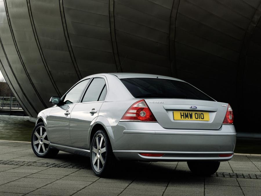  Ford Mondeo Hatchback 2004 года  (фото 11 из 17)